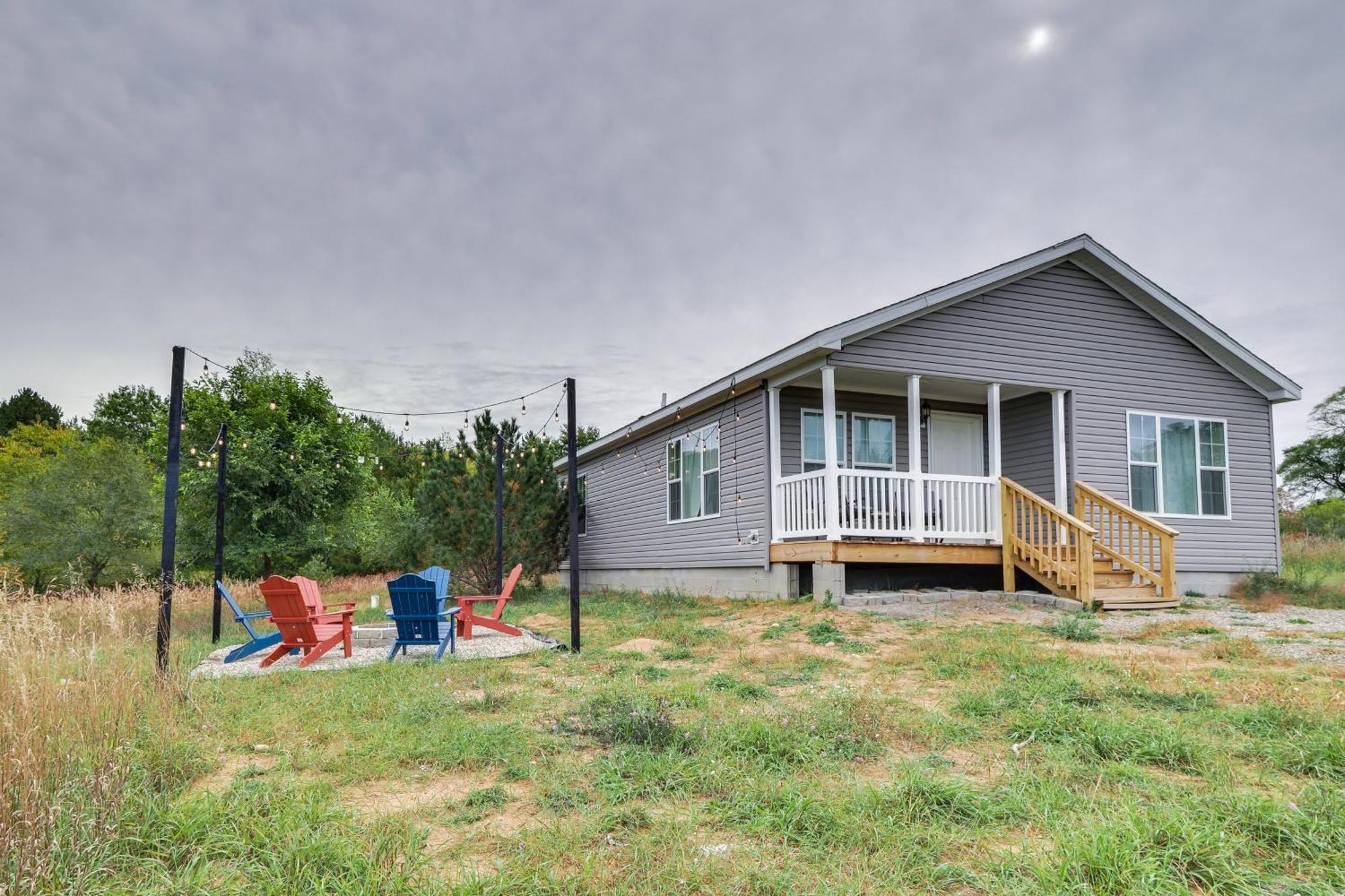 Family Home In Rapid City About 4 Mi To Torch Lake! מראה חיצוני תמונה